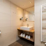 Haus Meneweger Апартаменты *