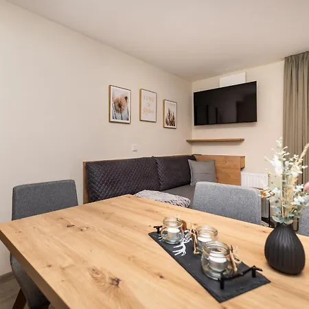 Haus Meneweger Апартаменты Флахау