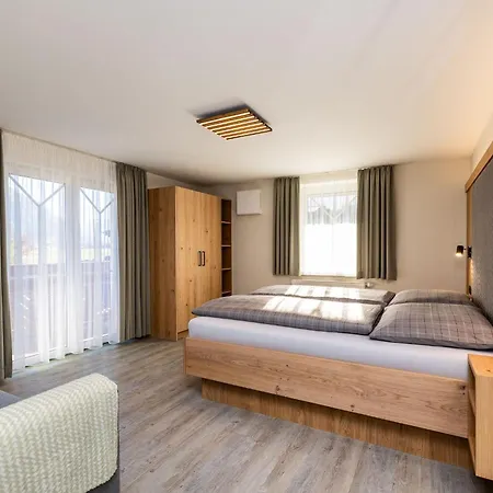 Haus Meneweger Апартаменти Флахау