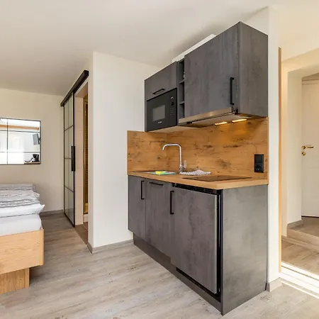 Haus Meneweger Apartament *