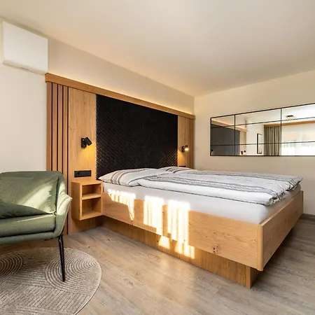 Апартаменти Haus Meneweger *