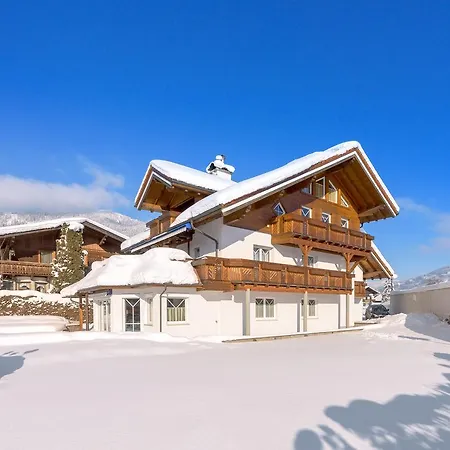 Haus Meneweger Апартаменти