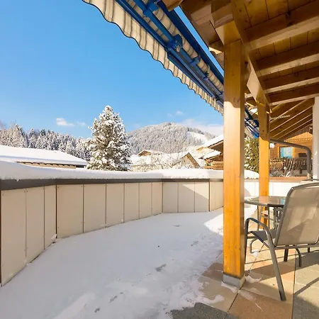 Haus Meneweger Апартаменти Флахау